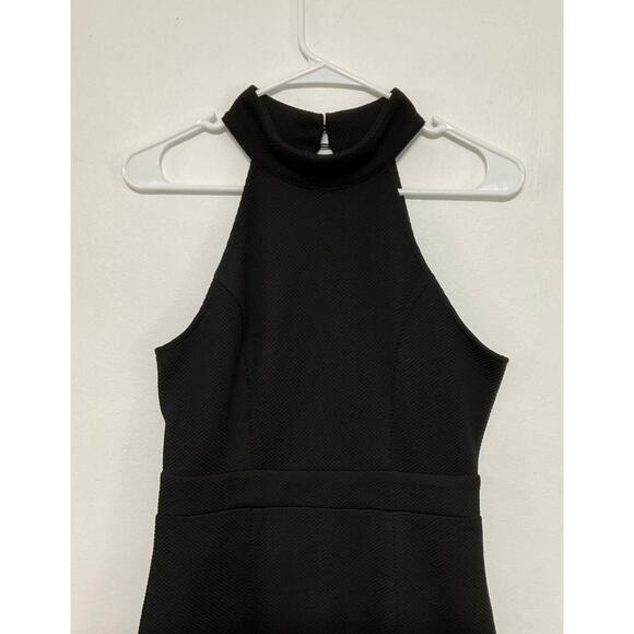 L’atiste Black Sleeveless Halter Dress Size Medium Textured Open Back - Picture 3 of 9